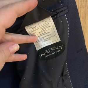 Boys suit size 18, pokadot suit and solid navy pants